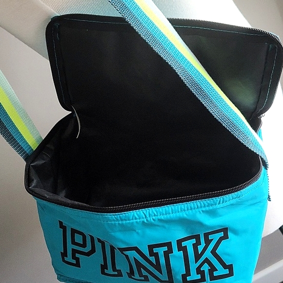 Victoria’s Secret PINK Cooler/Lunch Bag With Carrying Strap - Picture 7 of 9